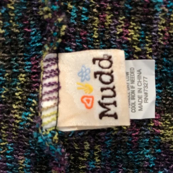 Knit Hat/Beret and Infinity Scarf - Picture 8 of 9